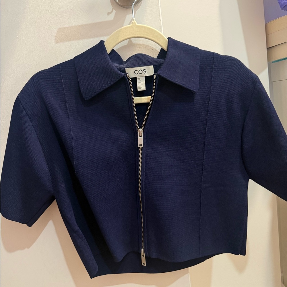 NEW COS zip up short sleeve top